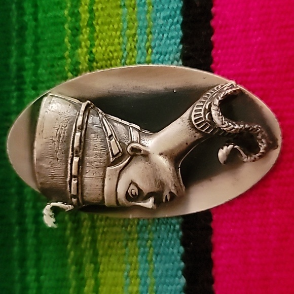 Vintage Nefertiti Egyptian Pharaoh Cameo Pin - Picture 3 of 5